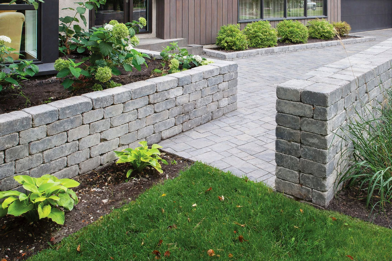 Concrete retaining walls